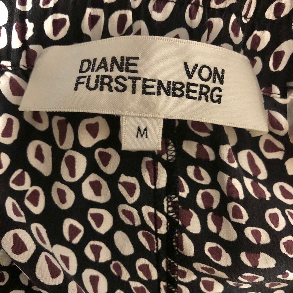 Diane Von Furstenberg 100% Silk Patterned Drawstring Capri Pants Size Medium - Picture 9 of 10